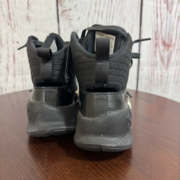 Under Armour High Top Volleyball Sneakers Women’s size 7 in black GUC - Picture 11 of 12